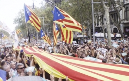Penki katalonų separatistai palydėti į Ispanijos parlamentą