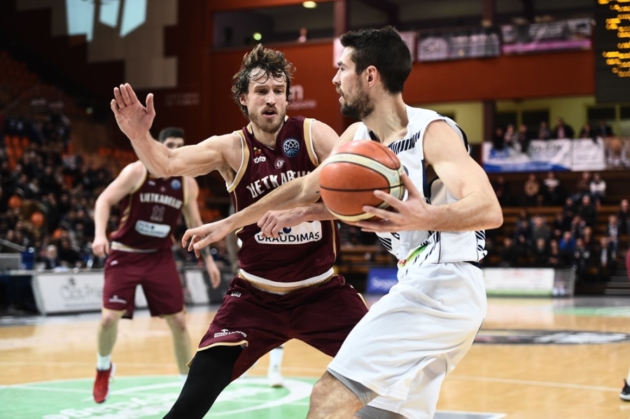 Krepšininkas S. Jasaitis grįžta rungtyniauti į Ispaniją