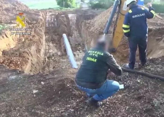 Ispanijoje lietuviai ir latviai vogė degalus iš naftotiekio ir pardavinėjo juos juodojoje rinkoje  